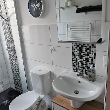 Liebevoll Eingerichtete Ferienwohnung - Zentrale Lage - Netflix & Paytv Wilhelmshaven Eksteriør billede
